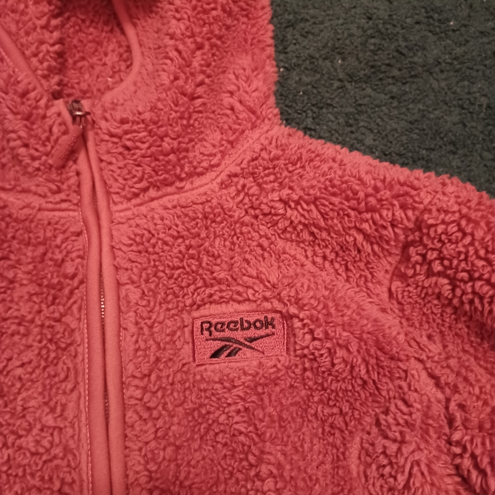 Fuzzy Reebok jacket - Picture 2 of 9